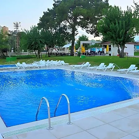 Dream Town Hotel 3*